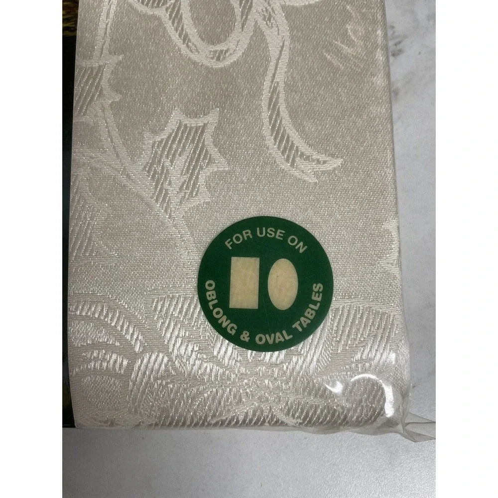 Holiday Things Cream Tablecloth Poinsettia Damask New in Package 70x104‎